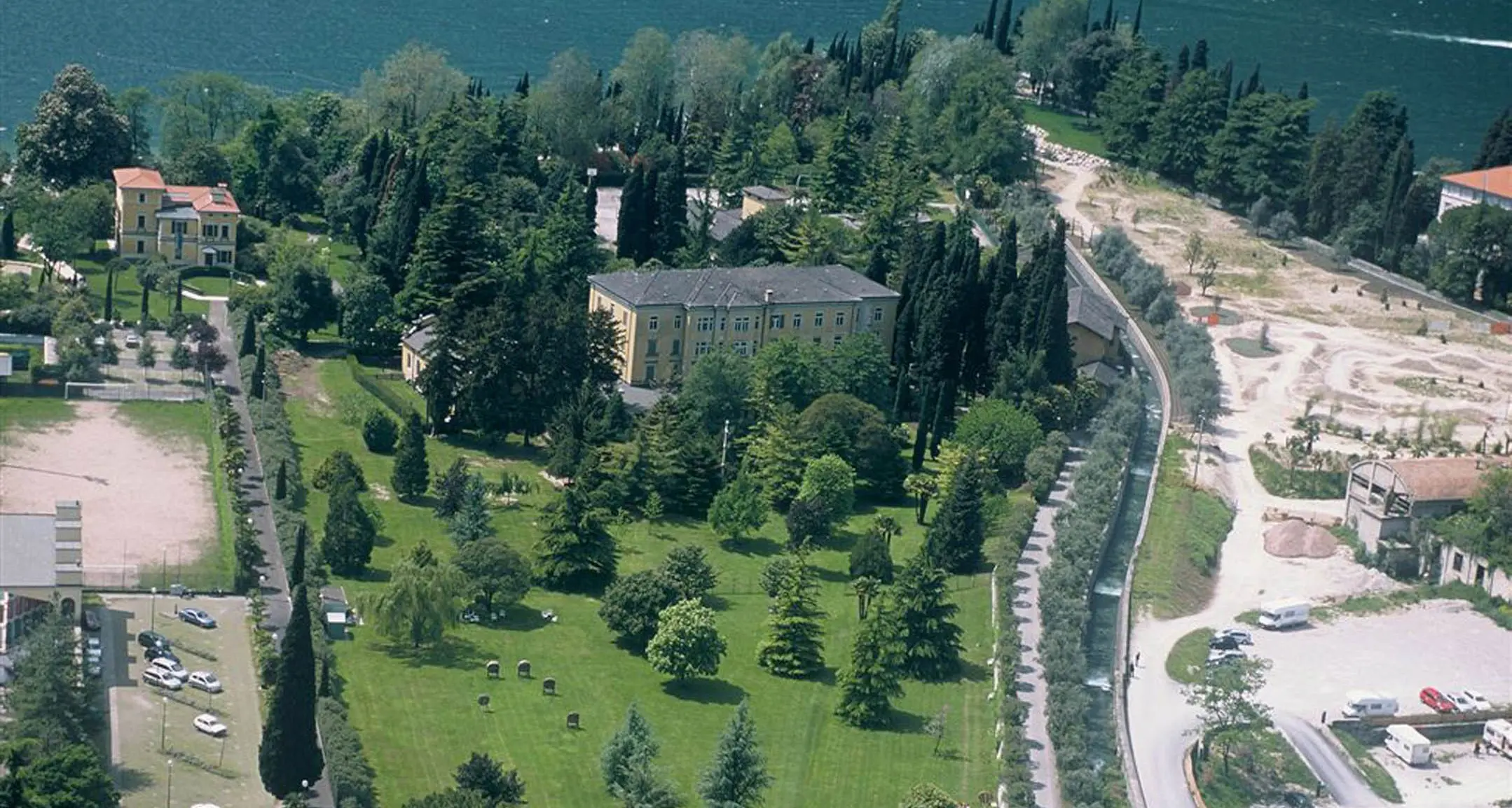 Centro sportivo alla Miralago di Riva