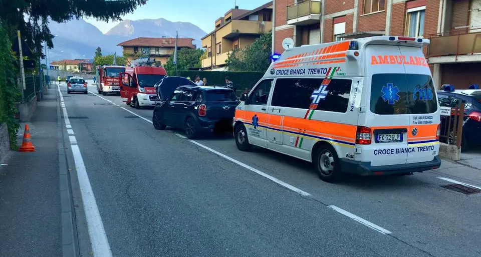Tamponamento a Gardolo: un ferito in via Soprasasso