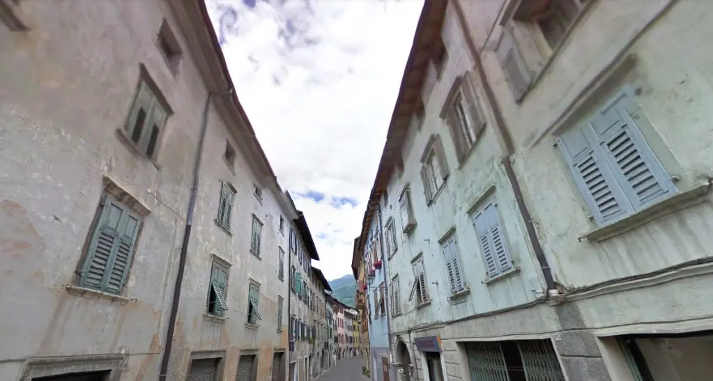 Borgo, ucciso da un'overdose a 54 anni Trovato in camera, accanto al corpo la siringa