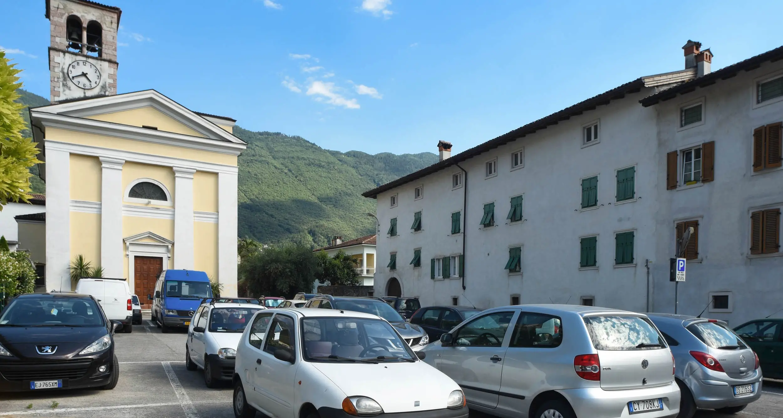 Massone, parcheggio selvaggio Boom di multe ai residenti