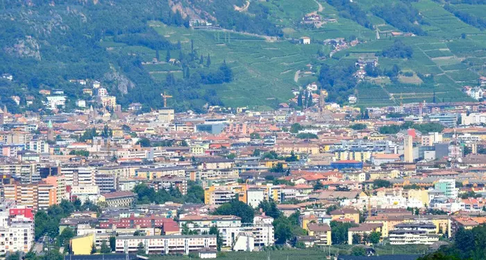 Black out elettrico a Bolzano Ascensori in tilt: è caos
