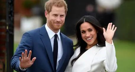 La regina di Elisabetta dice sì a nuova vita di Harry e Meghan Perderanno i fondi reali