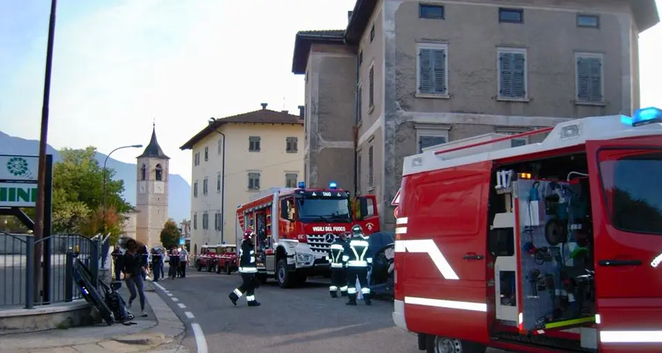 Incidente in centro a Taio: ferito anche un bimbo di 8 anni