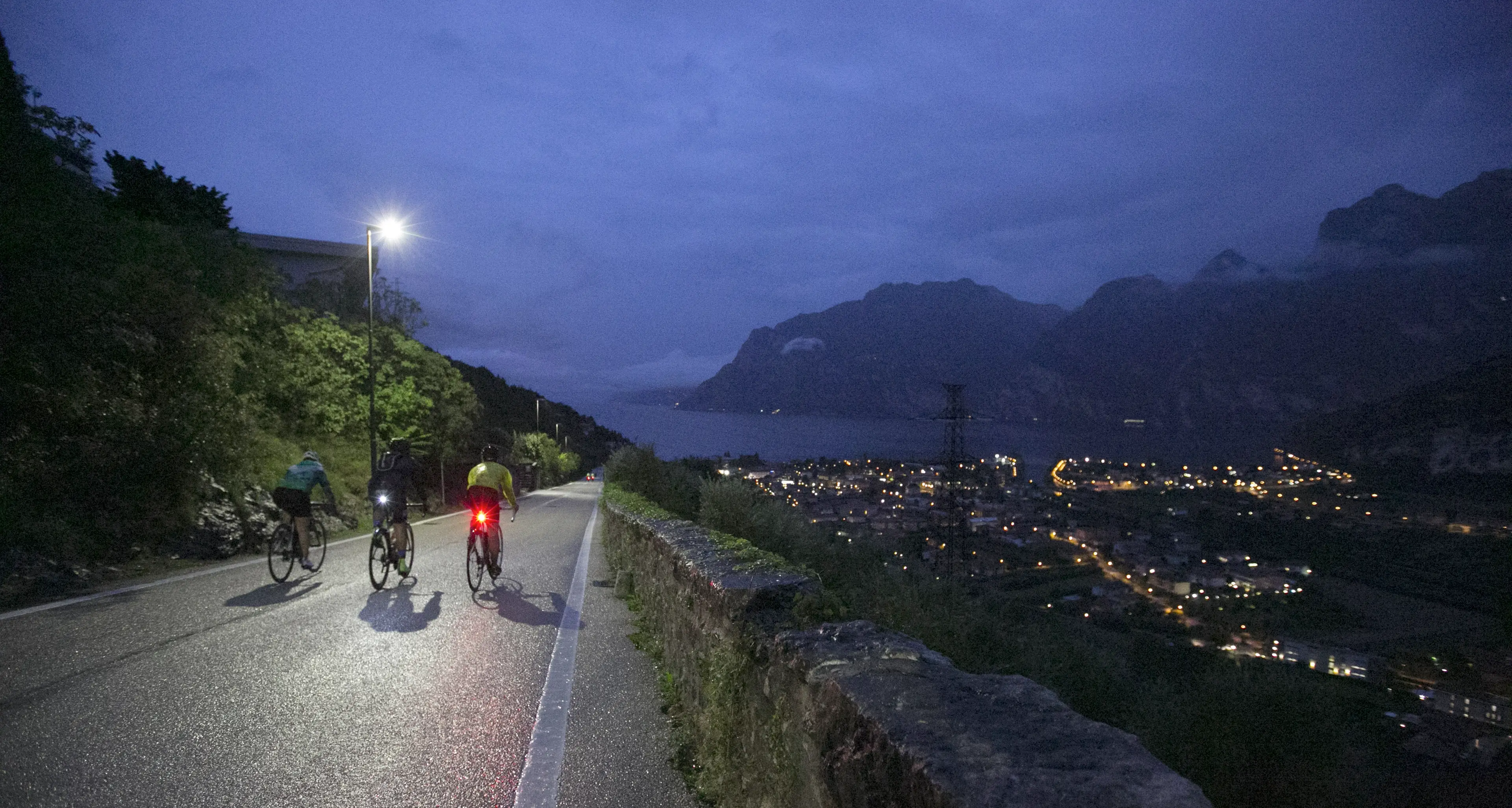 \"Bike Night\", in duecento da Verona fino al Garda