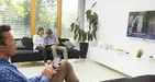 Nelle case italiane la tv è regina ma lo smartphone insidia