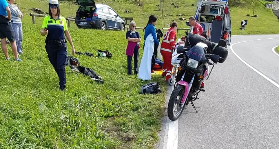 Fiavé, 42enne ferito in moto dopo lo scontro con un bus