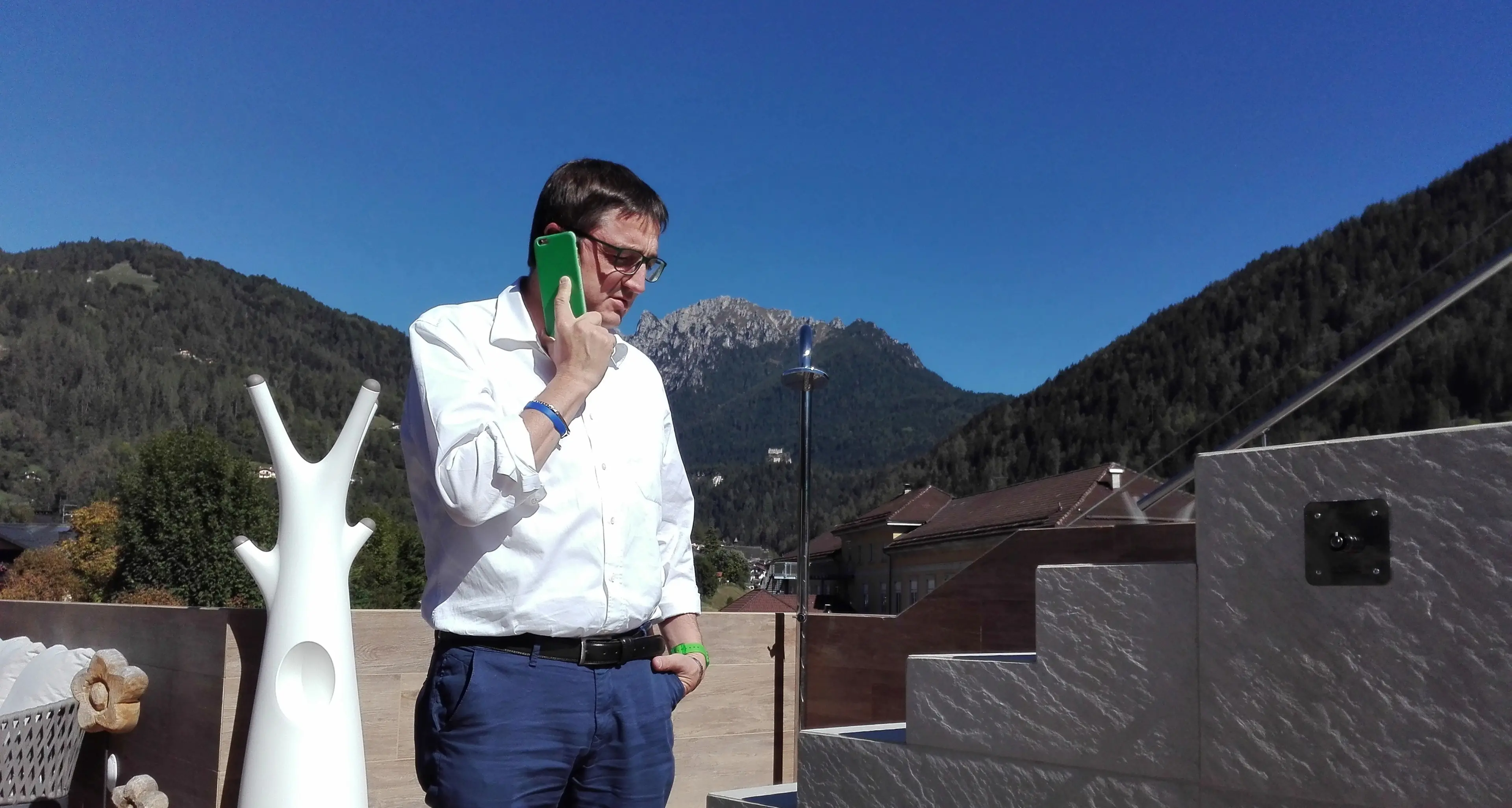 Alla Zanzara di Radio 24 Vittorio Feltri insulta Fugatti sull'orso \"Il presidente trentino? E' un cogl... totale\"