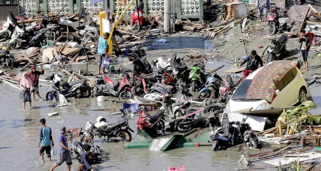 Terremoto e tsunami in Indonesia I morti sono già più di 800