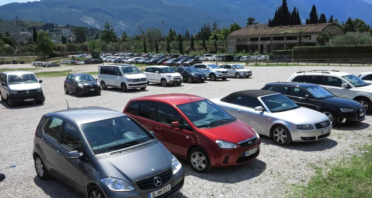Bastano 12 neuroni per parcheggiare un’automobile
