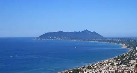 Ritrovati due cadaveri in mare al largo Terracina