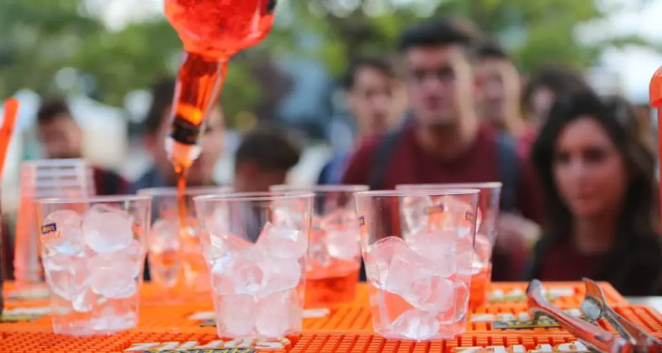 Anche i Van dello spritz insieme agli alpini