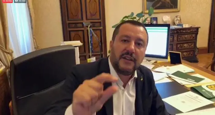 Salvini indagato per sequestro di persona aggravato