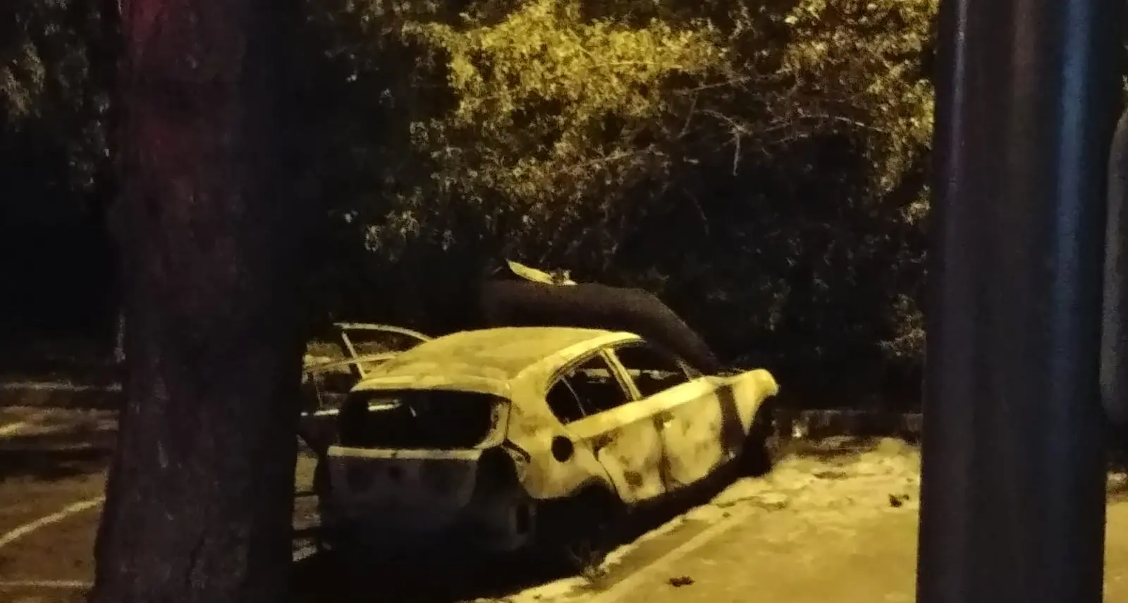 Auto in fiamme a Villazzano Rogo durante la notte