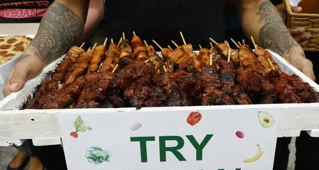 «Vegano di m...» e lo picchiano A Milano presi in quattro