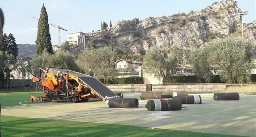 Campetto da calcio di Torbole, manto da risistemare