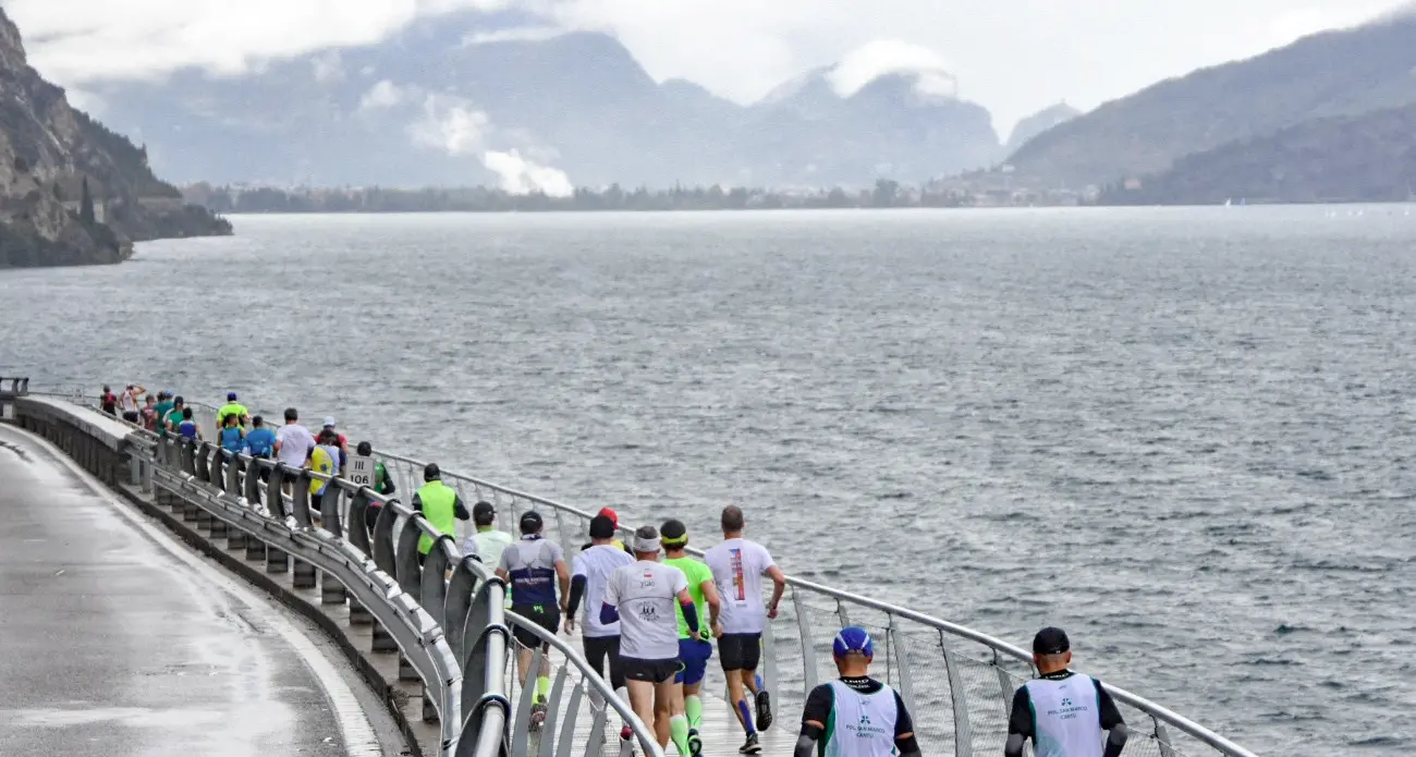 Maltempo, \"Lake Marathon\" deviata per il Sarca in piena