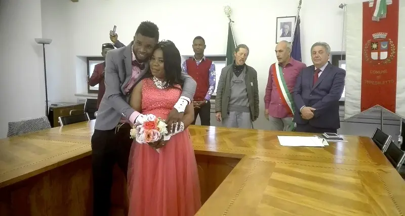 A Ospedaletto coronato il sogno d'amore nato in Nigeria di Happy e Augustina