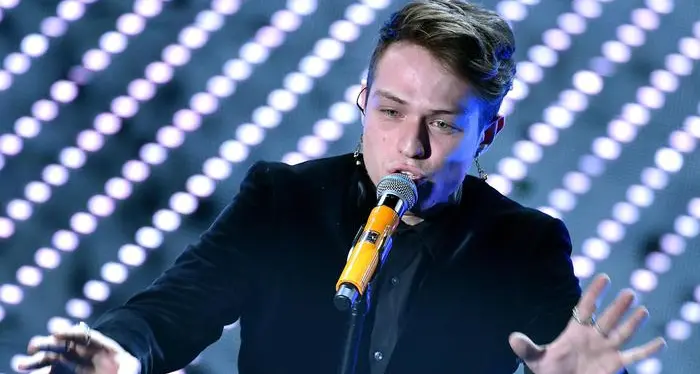 Hit Parade, Irama si riprende la vetta della classifica