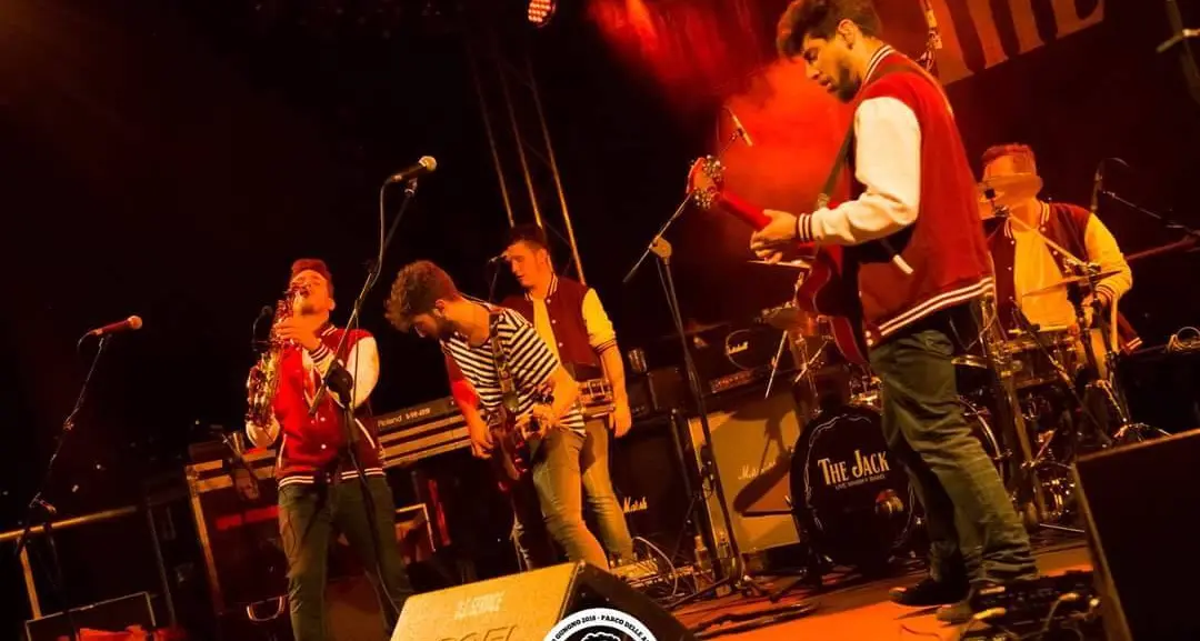 L’estate degli Indigo Devils è sul ritmo dell’onirica “Stipiti”