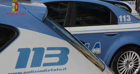 Farmacia clandestina cinese sequestrata dalla polizia