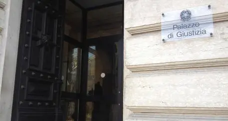 Affitto negato a transgender Risarcita con 10mila euro per discriminazione