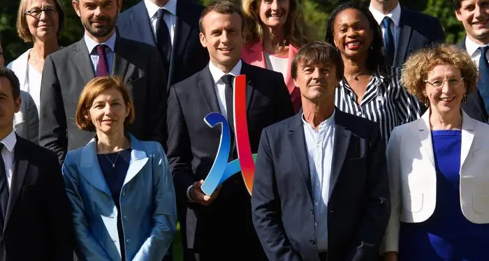 Francia: si dimette anche il portavoce di Macron