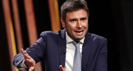 Di Battista: «Mio padre ha un lavoratore in nero: comprendo ma non giustifico»