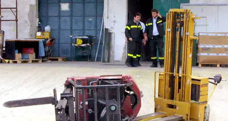 Ragazzino muore schiacciato da muletto