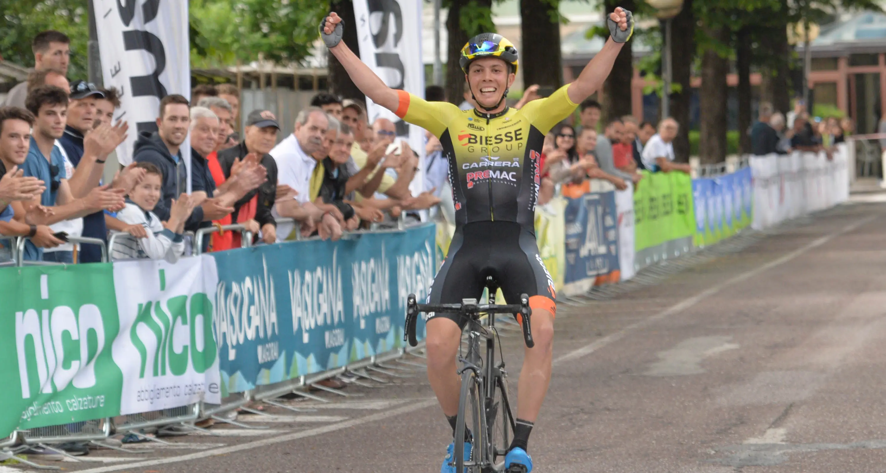 Fuga d'altri al Trofeo Alcide De Gasperi vince il bresciano Simone Ravanelli