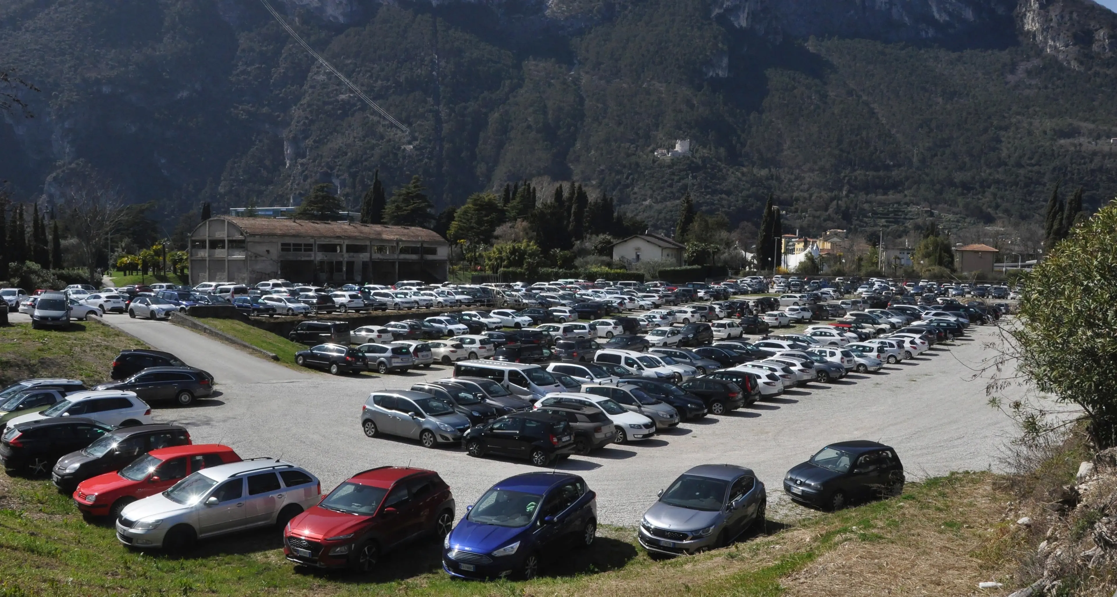 Fascia lago (e area ex Cattoi), via all'\"operazione ascolto\"