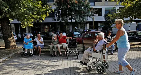 Allarme badanti in nero, sono 1 milione