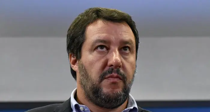 Critiche al tweet di Salvini sorridente mentre va a Belluno