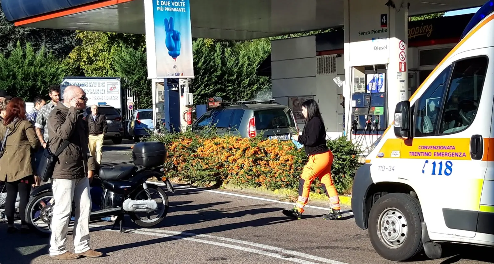 Motorino urtato da un'auto Ferita una donna di 64 anni