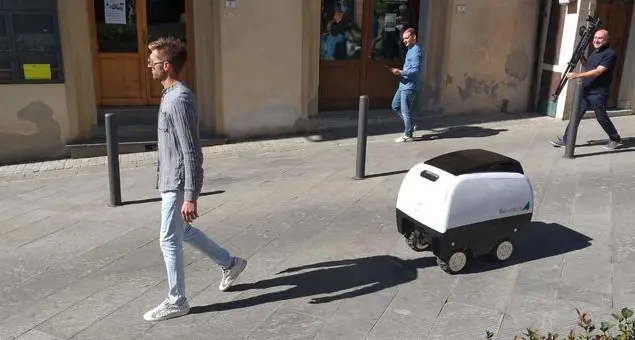 Ecco il primo robot-carrello per la spesa. È Italiano