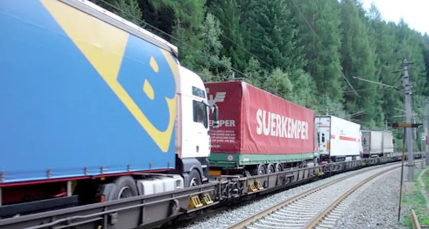 Tragedia al Brennero: muore schiacciato dal suo camion