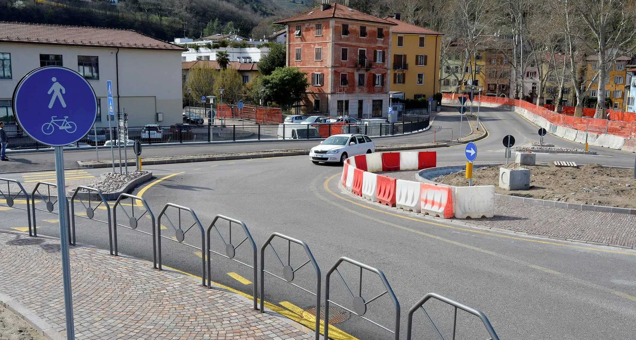 Stop ai lavori in via Brescia per i reperti archeologici