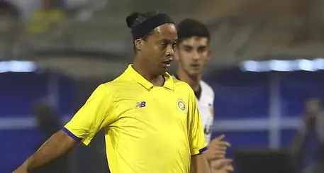 Ronaldinho nel dubbio sposa entrambe le sue fidanzate