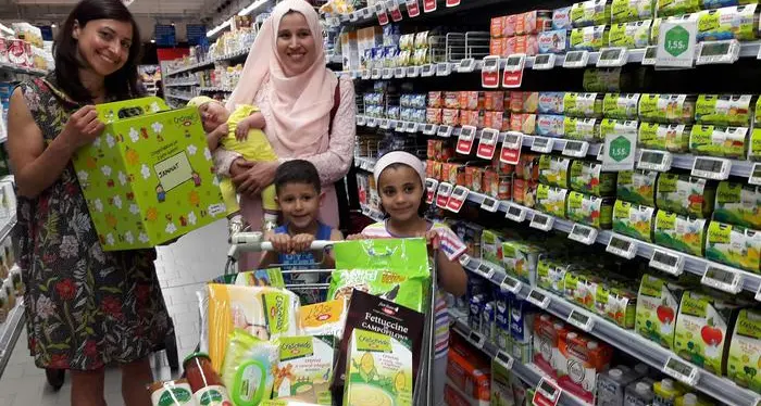 Le doglie al supermercato Subito soccorsa dai commessi