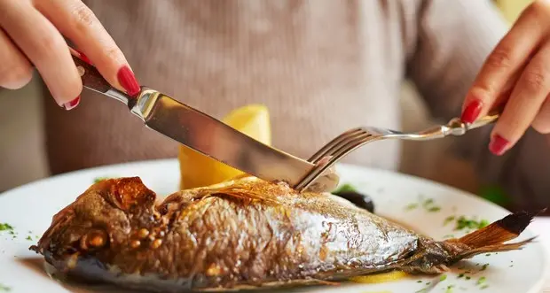 Menopausa, pesce e legumi per posticiparla di tre anni