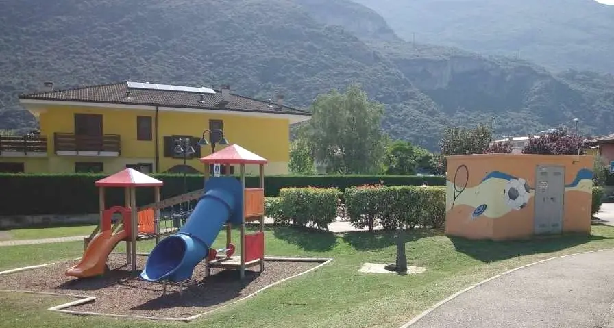 Ceniga e Dro, giovani tra graffiti e musica