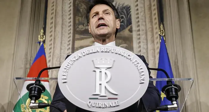 Oggi alle 16 il giuramento del governo Conte 18 ministri: Di Maio al lavoro, Salvini all'Interno