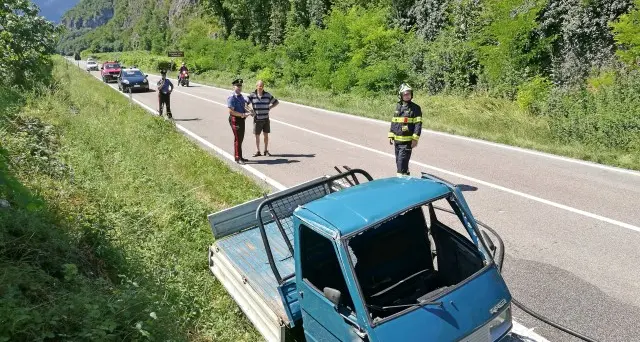 Fuori strada con l'Ape Aldeno, ferito un 50enne