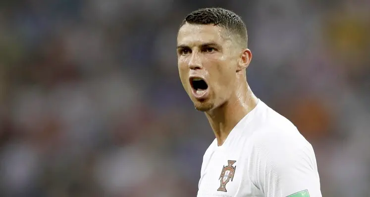 Melfi, operai Fiat in sciopero «Noi sacrifici, e per Ronaldo...»