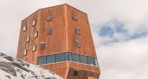 Nuovo rifugio in Valle Aurina alto sei piani al Sasso Nero