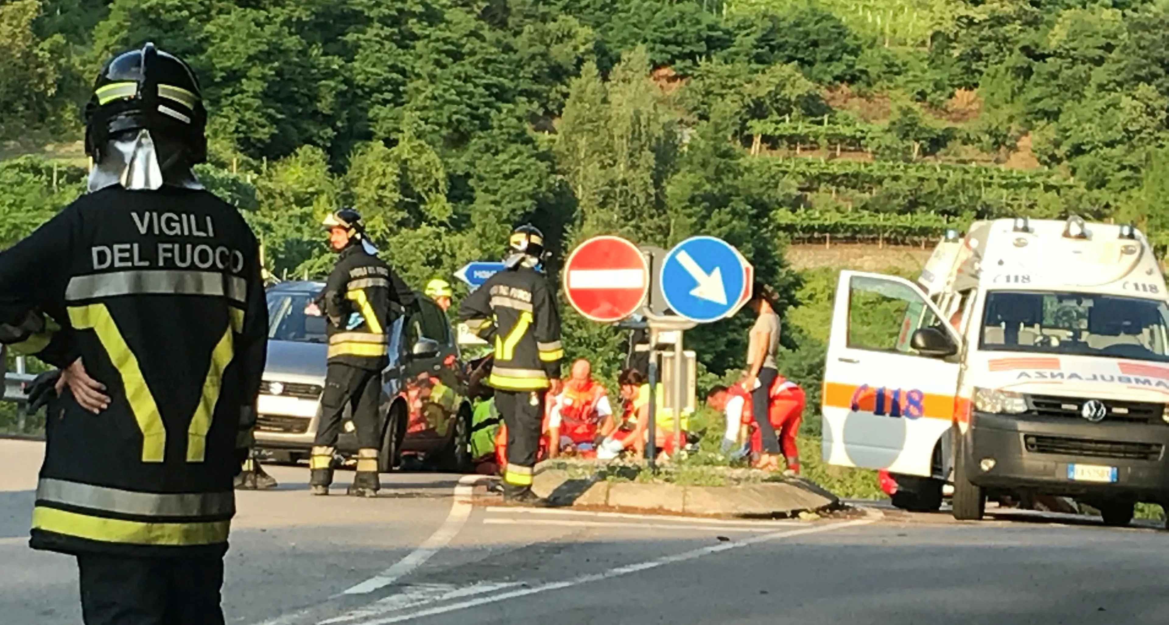 Auto svolta e si scontra con bici Ciclista ricoverato in codice rosso