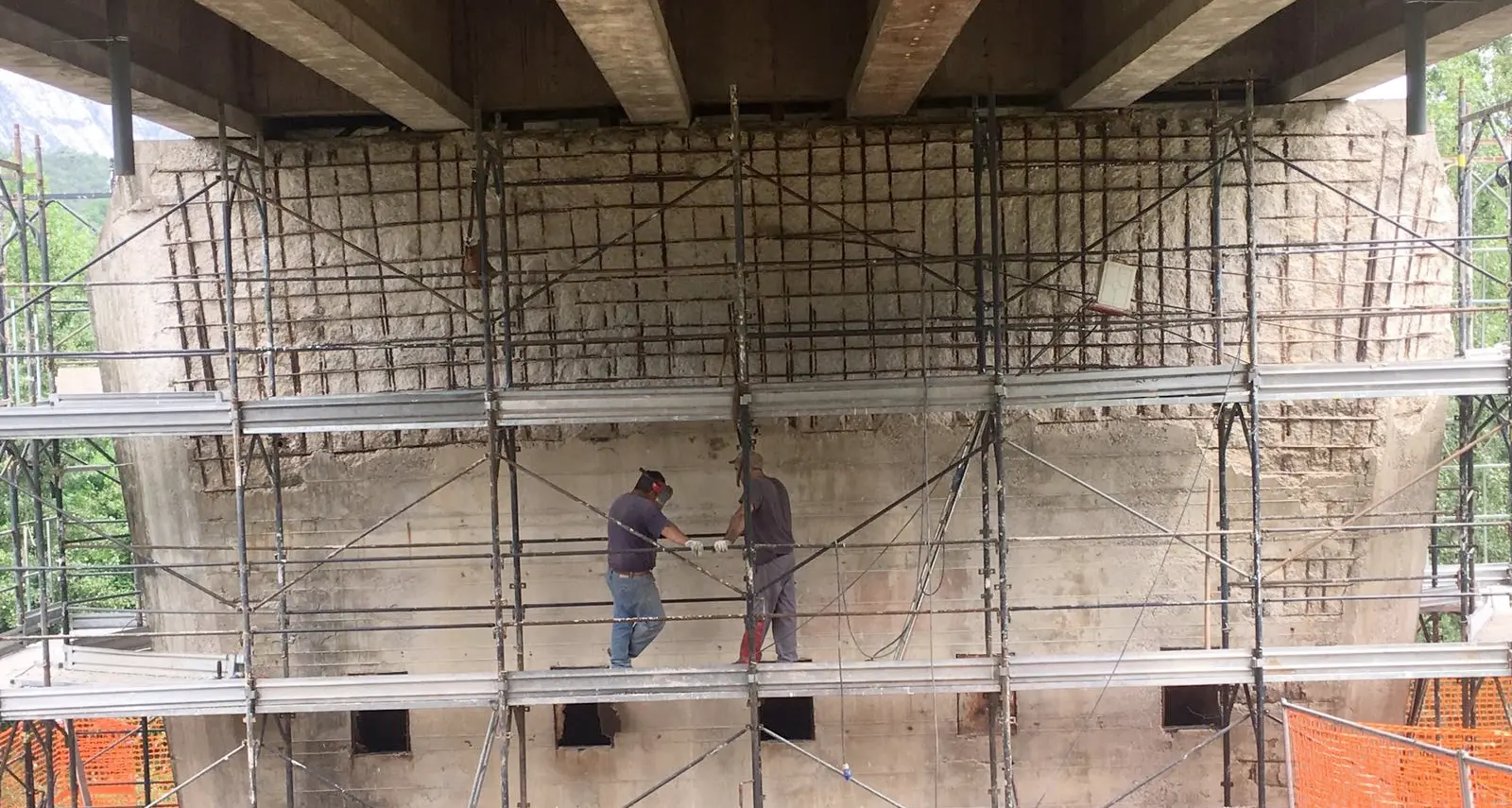 Ponte sul Sarca a Dro: lavori ad un pilone