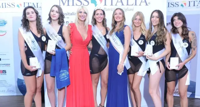 La nuova Miss Valcanover incoronata da Alice Rachele