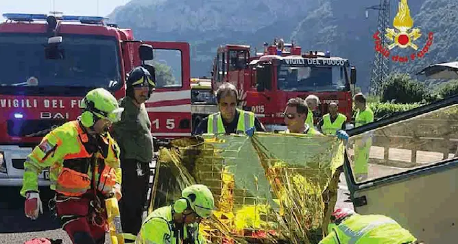 Tampona un Tir, donna muore in A22