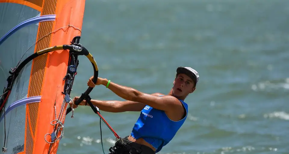 Windsurf, il torbolano Nicolò Renna convocato per le Olimpiadi giovanili