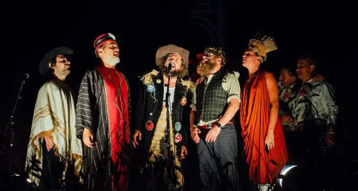Capossela, restiamo umani con lo Sponz Fest